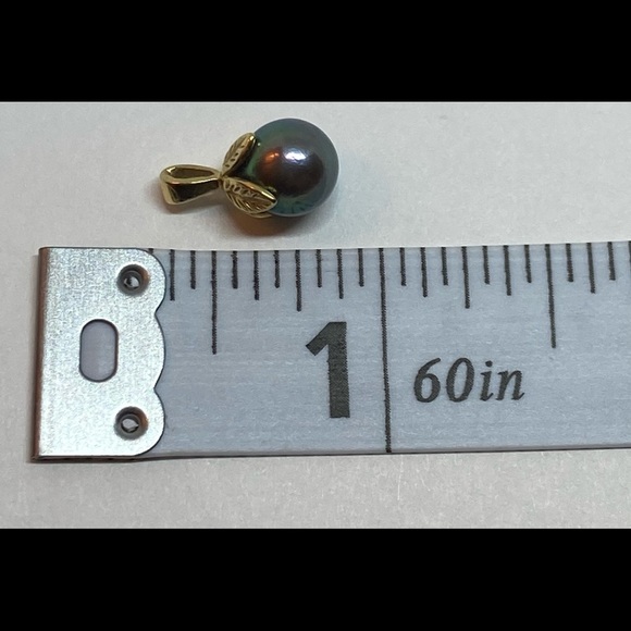Solid 14kt Yellow Gold Colored Pearl Pendant - Picture 6 of 6